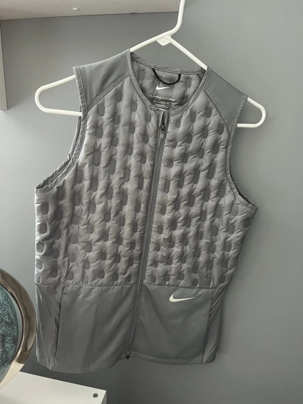 Nike Grey Quilted Lightweight Sleeveless Vest - Picture 1 of 4